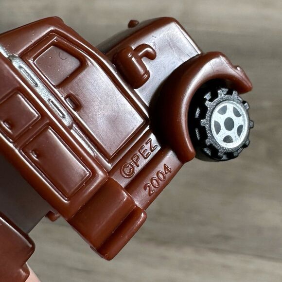 Wegmans Pez Rotisserie Chicken Brown Delivery Truck Working Wheels 2004 - Picture 9 of 9